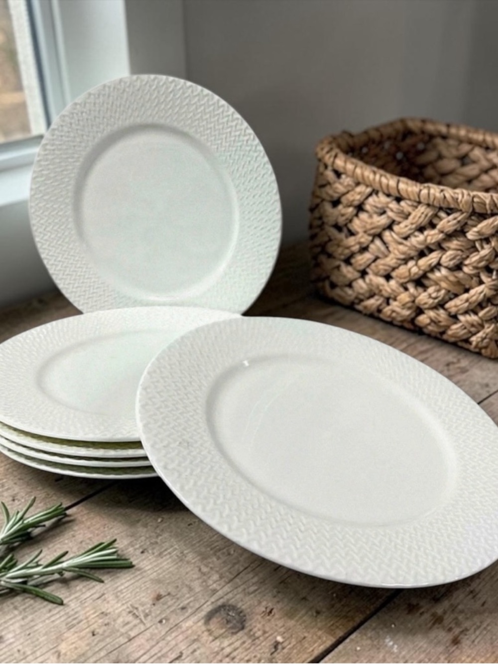 Mikasa Lattice Bone China Dinner Plates 10.5” Set of 6 White Embossed